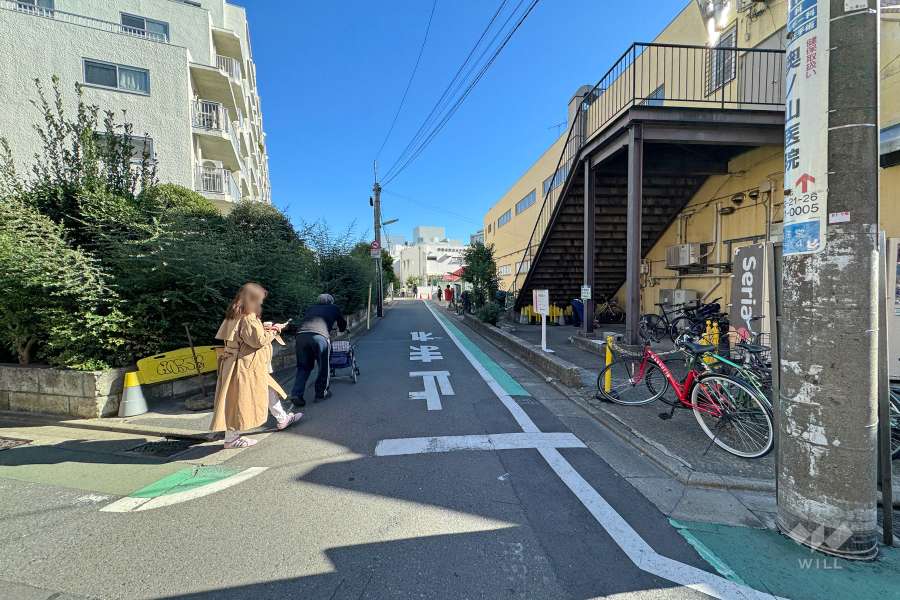 敷地北側の前面道路