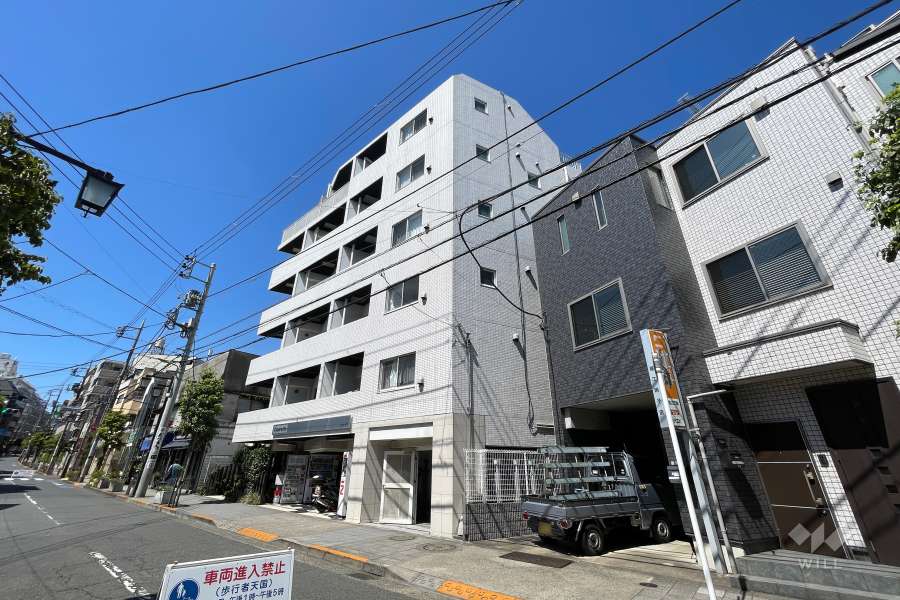 ルリオン三軒茶屋３の外観（南西側から）