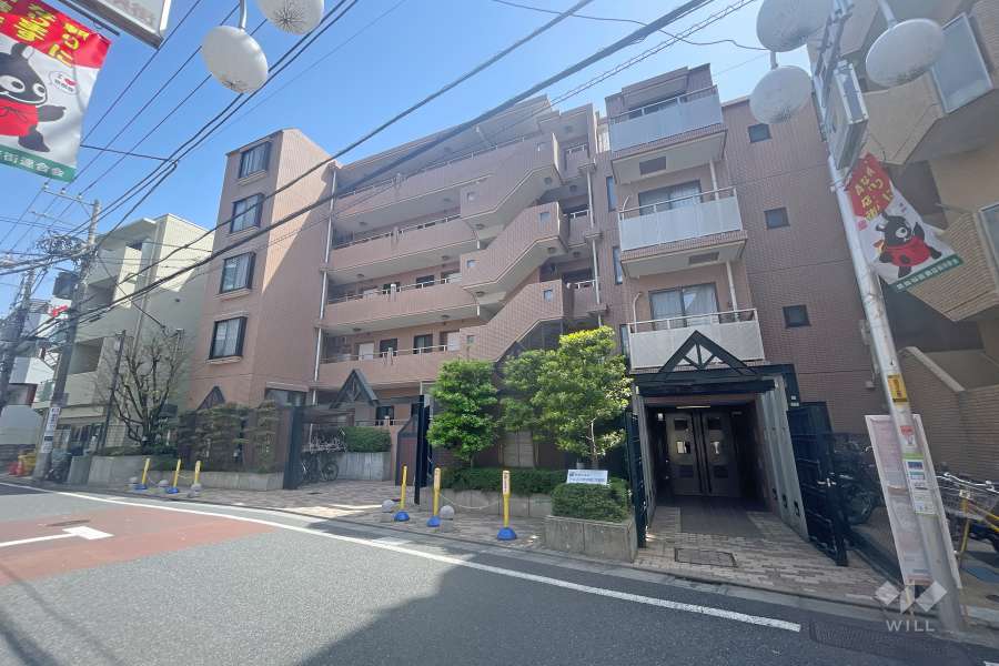 東急ドエルアルス三軒茶屋弐番館の外観（北西側から）