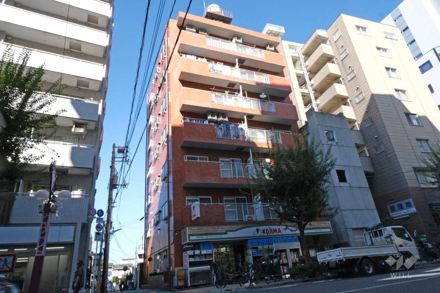 ライオンズマンション三軒茶屋第２の外観（南西側から）