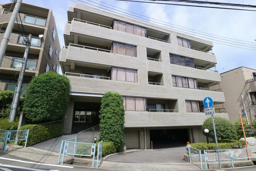 グランドムール夙川の外観（南側から）