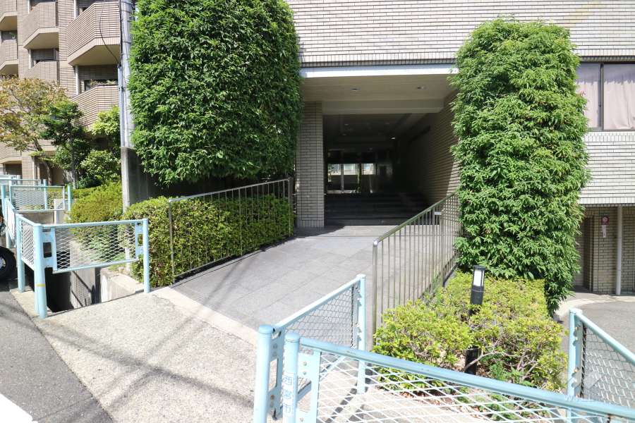 エントランスアプローチ