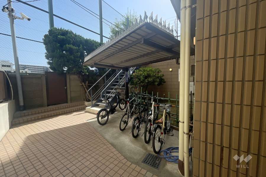 駐輪場（屋根付き）