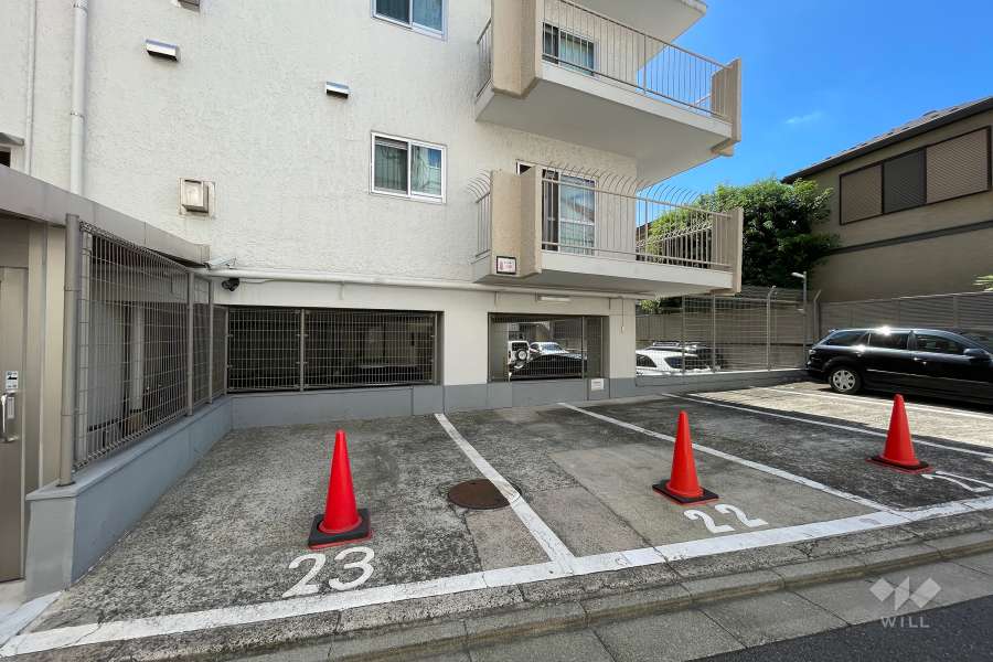 敷地内駐車場（屋外平面式・屋内平面式）