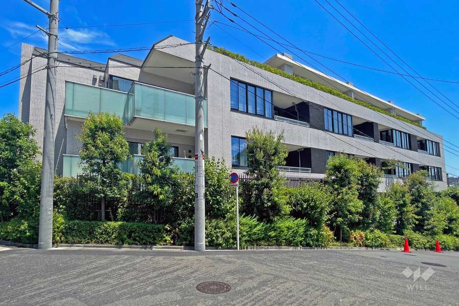 ピアース三軒茶屋レジデンスの外観（北西側から）