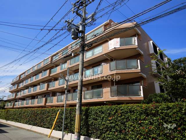 グラン・ドムール甲子園口の外観（南東側から）