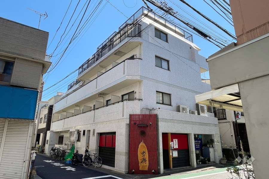 ライオンズマンション三軒茶屋第7の外観（北東側から）