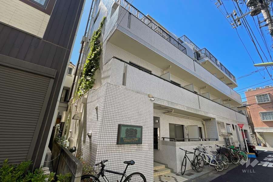 ライオンズマンション三軒茶屋第7の外観（南東側から）