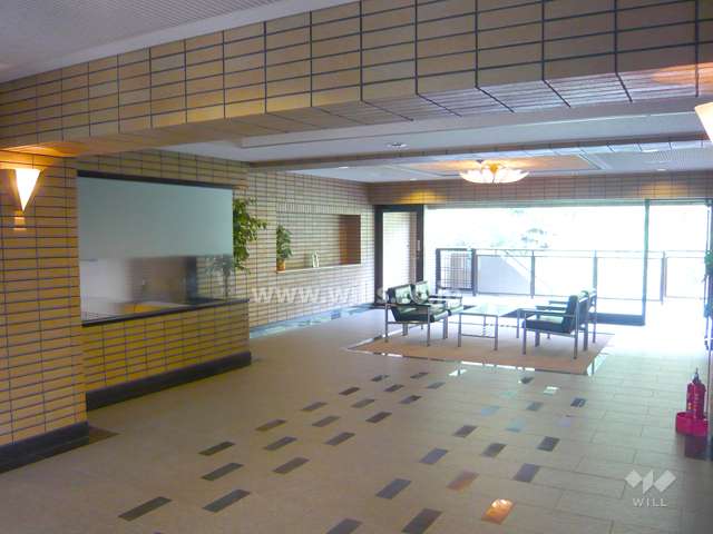 エントランスホール（中）