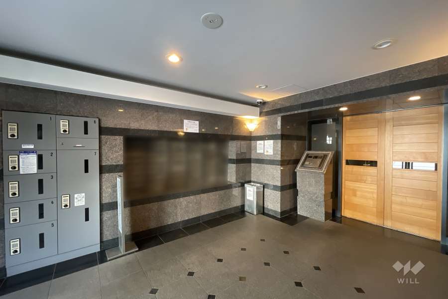 エントランスはオートロック付きです。