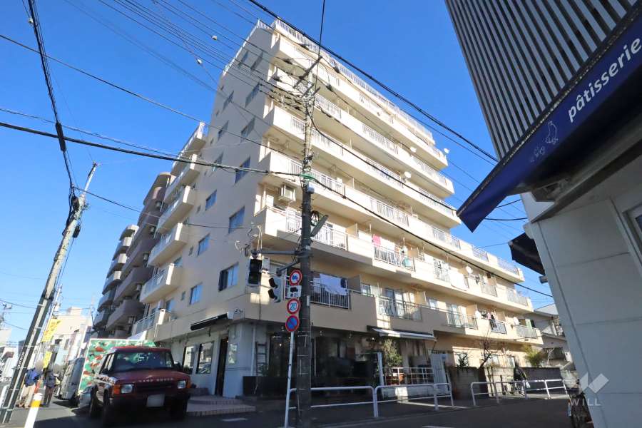 マンション下北沢の外観(南西側から)