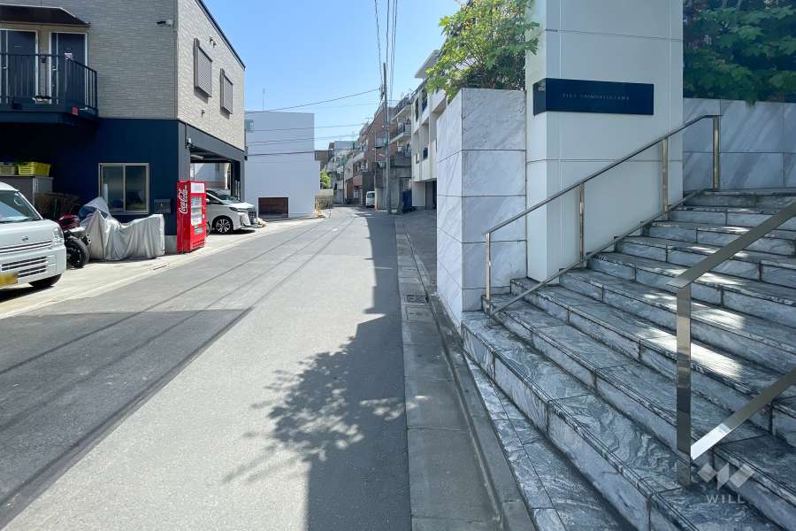 敷地北東側の前面道路　