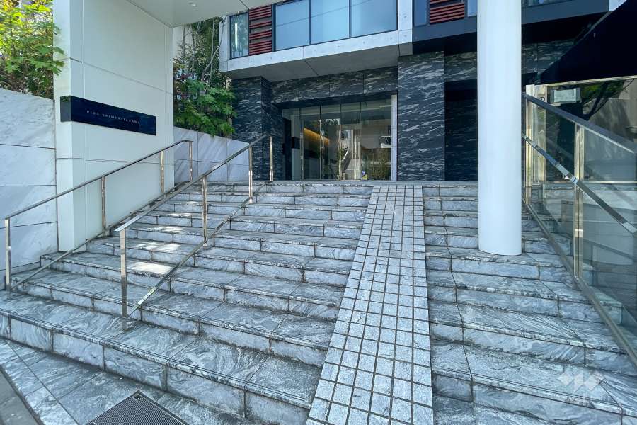 エントランスアプローチ　