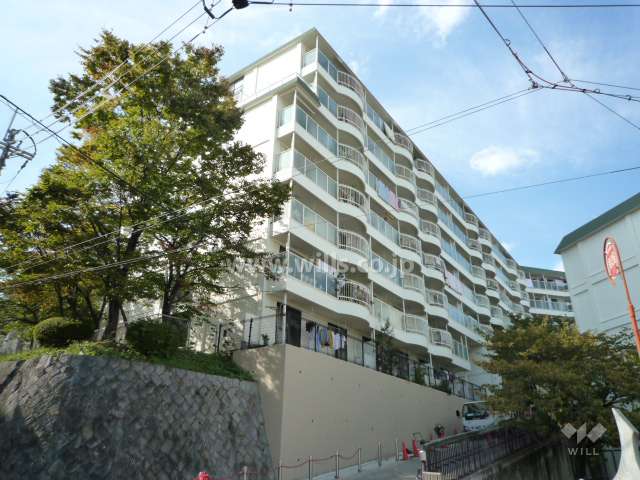 コボリマンション夙川老松台Ａ棟の外観（南東側から）