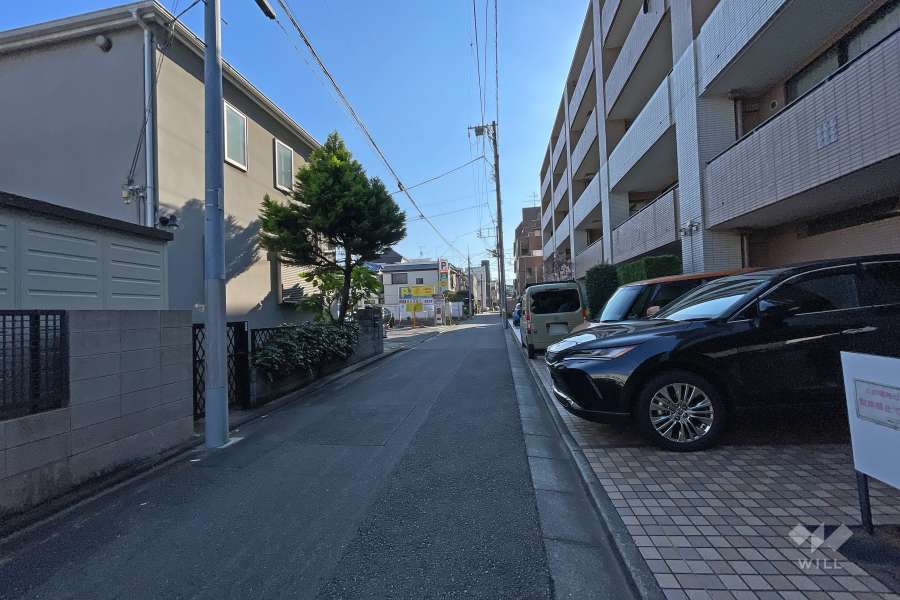 敷地東側の前面道路