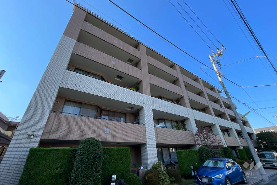 ディアナコート下北沢の外観（南東側から）