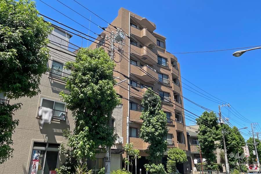 エクラン世田谷代沢の外観（南西側から）