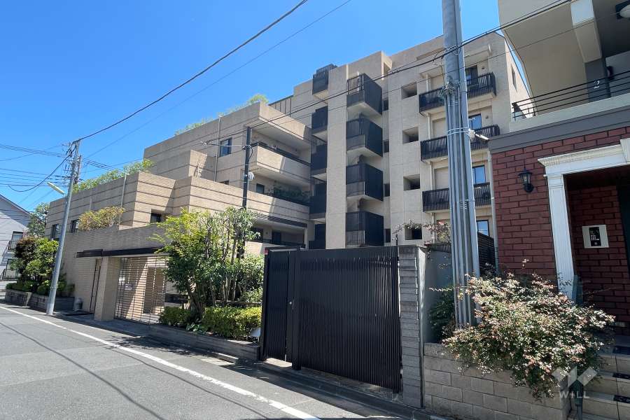 プラウド代沢の外観（北西側から）