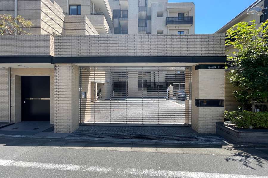 駐車場の出入り口（リングシャッター付き）