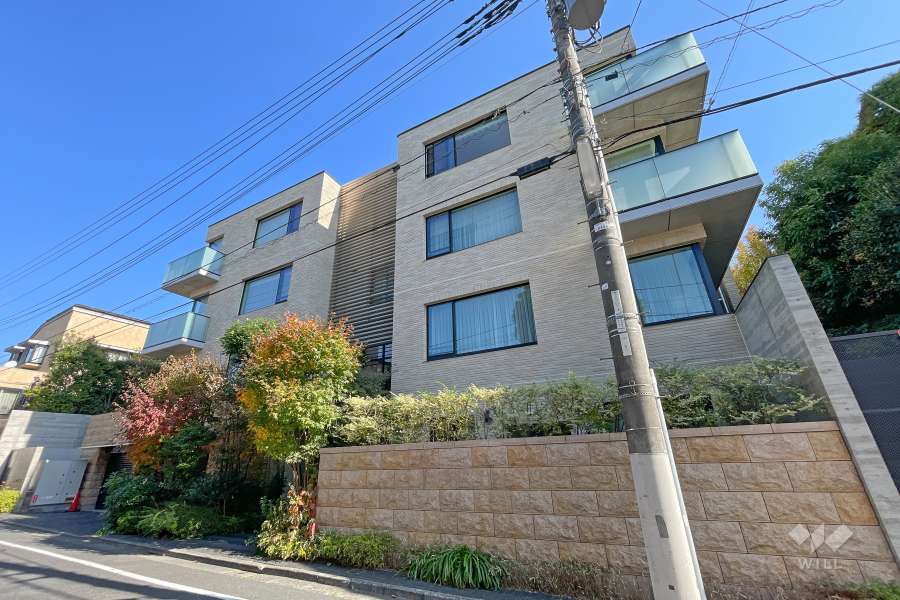 グランドメゾン代沢の外観（南西側から）