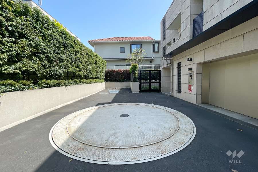 敷地内駐車場（屋内機械式）