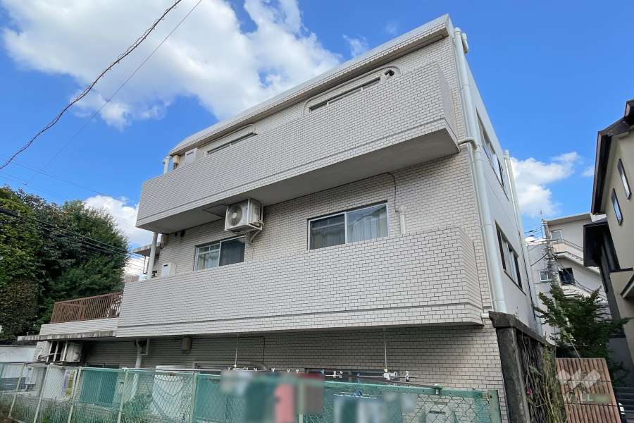 パレドール世田谷代田の外観（南西側から）