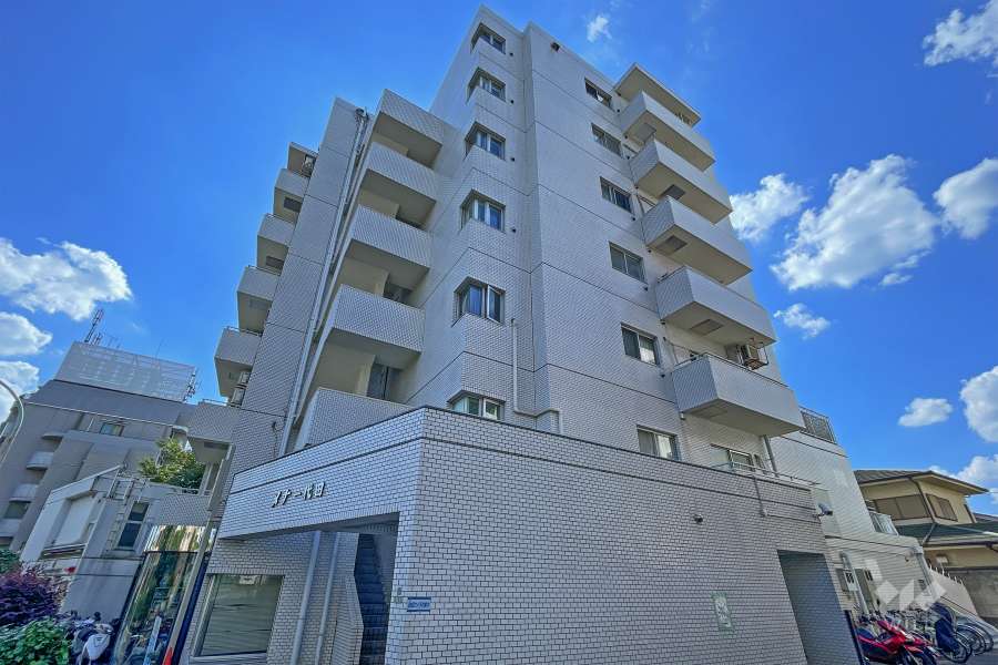 メナー代田の外観（北東側から）