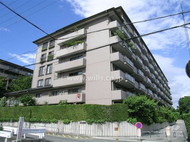 苦楽園ヒルズ1号棟の外観（南西側から）