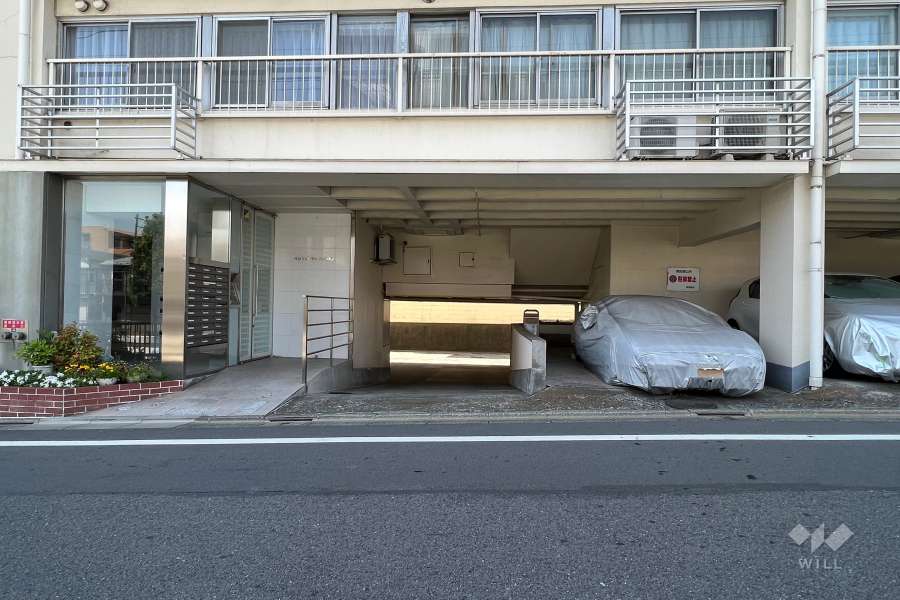 駐車場の出入り口