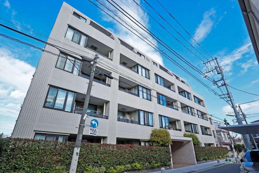 マストレジデンス世田谷代田の外観(南西側から)