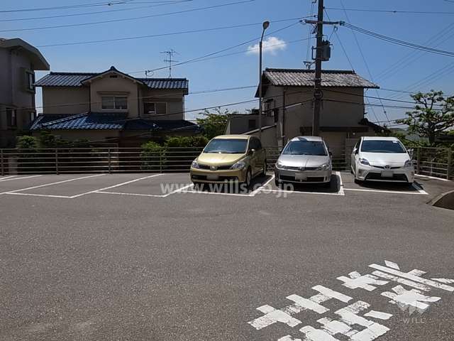 敷地内駐車場（屋外平面式）