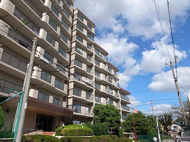 カネボウ浜甲子園グリーンマンションの外観（南東側から）