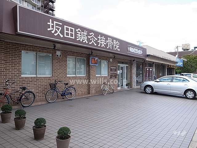 建物北側1階一部に店舗部分があります。