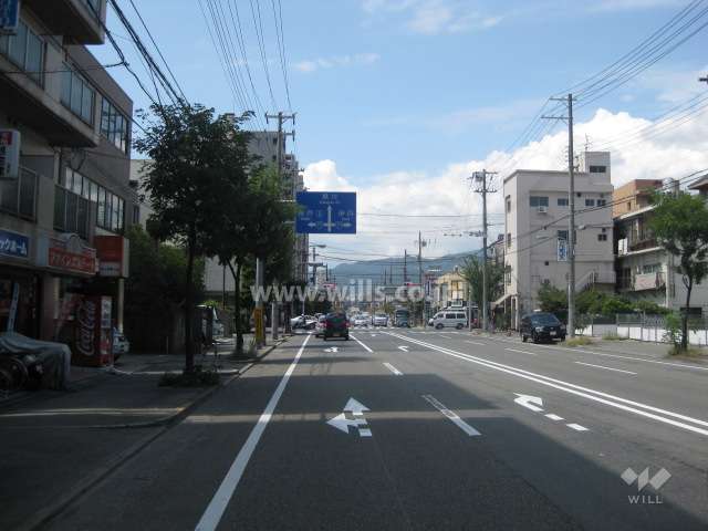 マンション北側には山手幹線が走っています。
