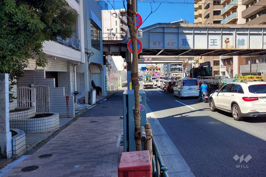 敷地東側の前面道路