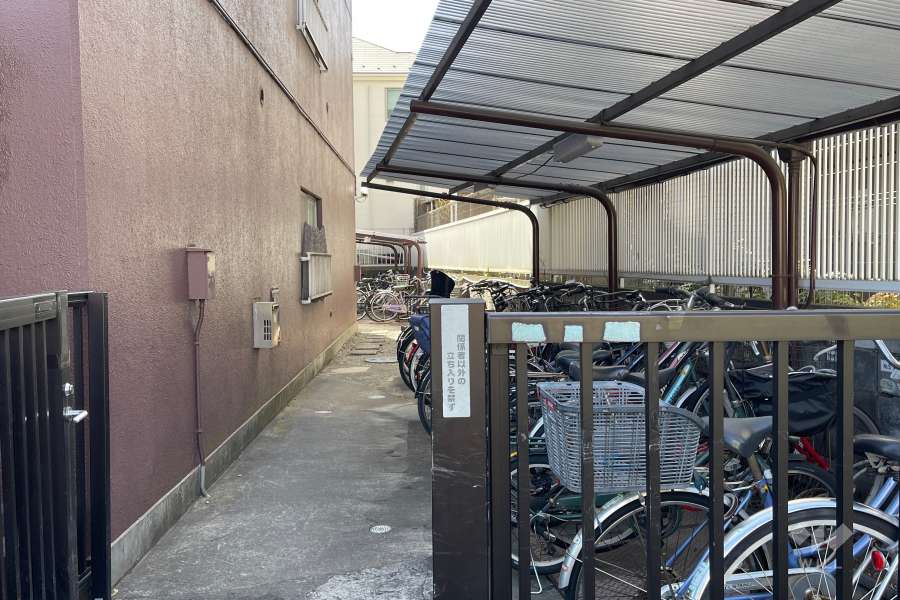 駐輪場（屋根付き）