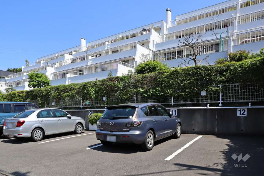 グリーンハイツ成城の外観（南東側から）