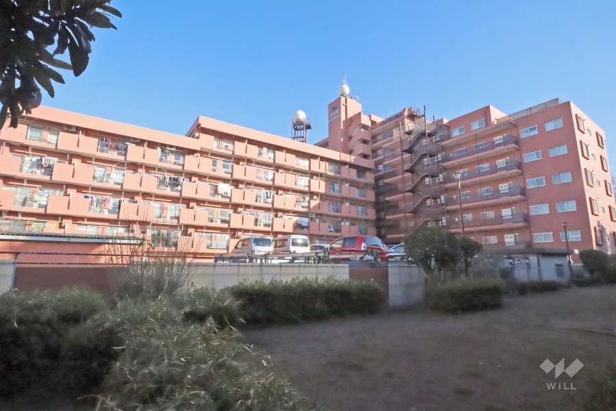 砧公園ヒミコマンションの外観(北西側から)