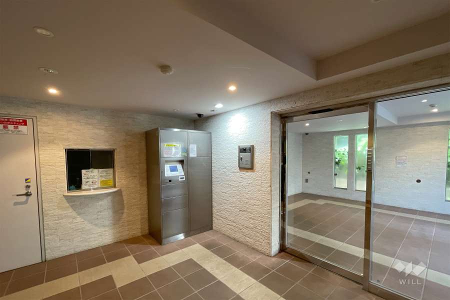 エントランスはオートロック付きです。