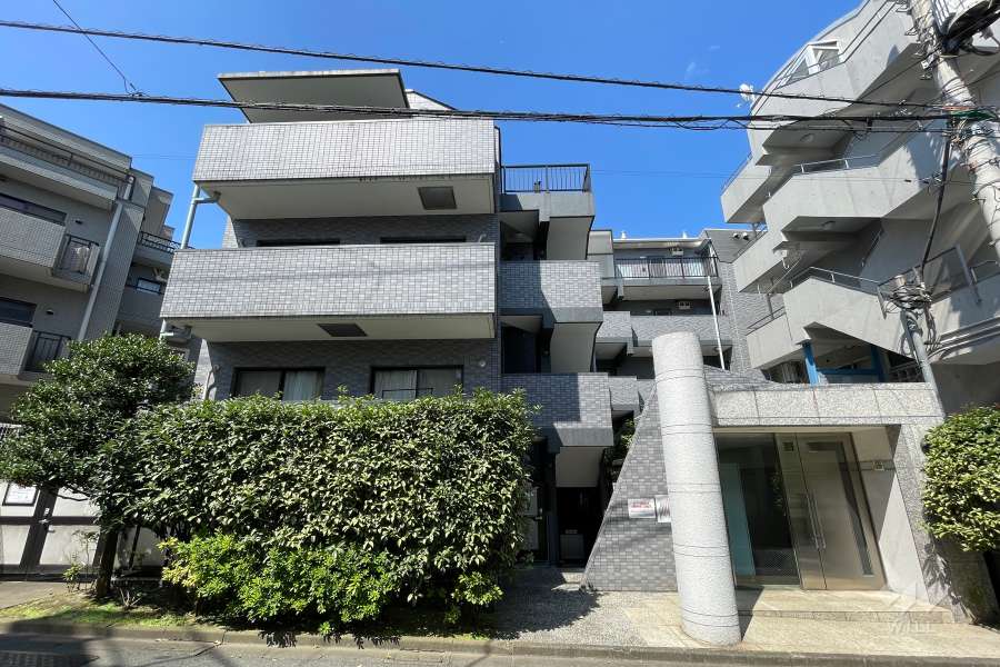 ロイヤルパレス池尻大橋の外観（南東側から）