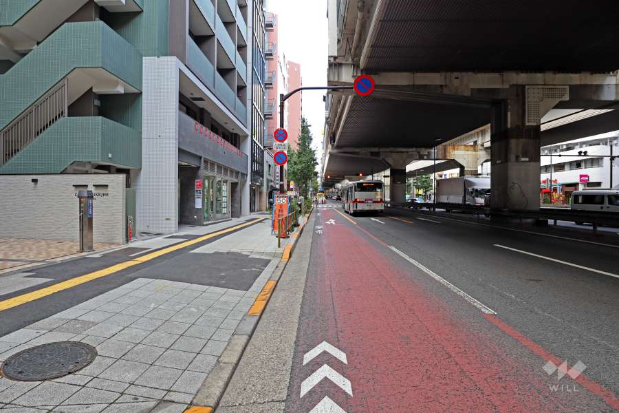 敷地北西側の前面道路