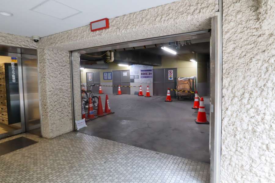 駐車場の出入り口　