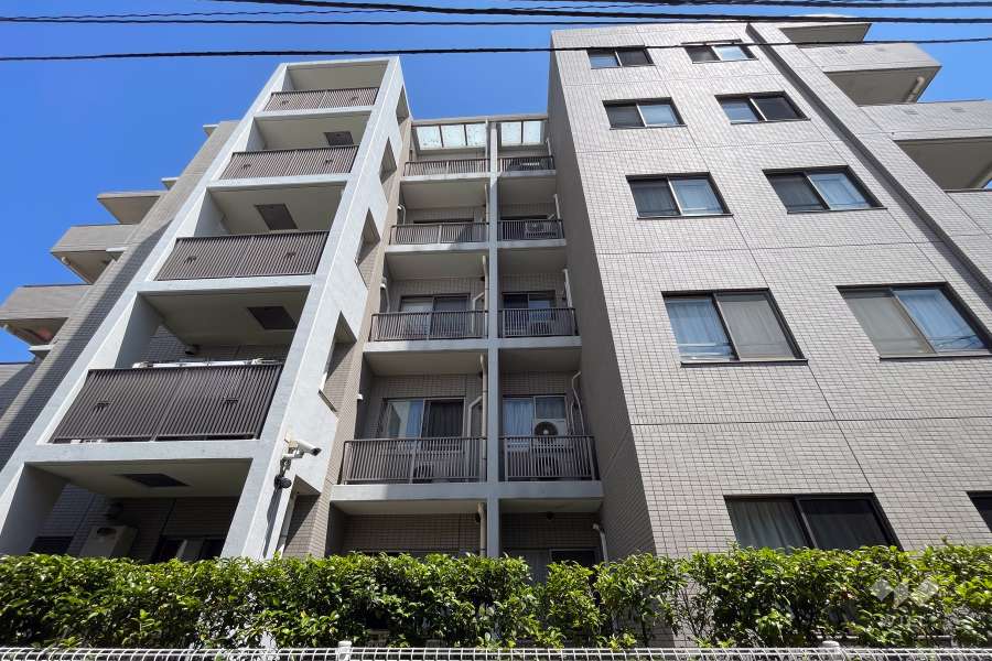 ヒルズ池尻東山公園の外観（南側から）