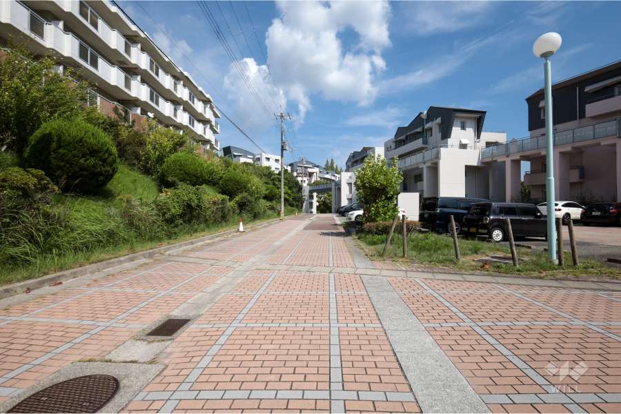 敷地北側の前面道路