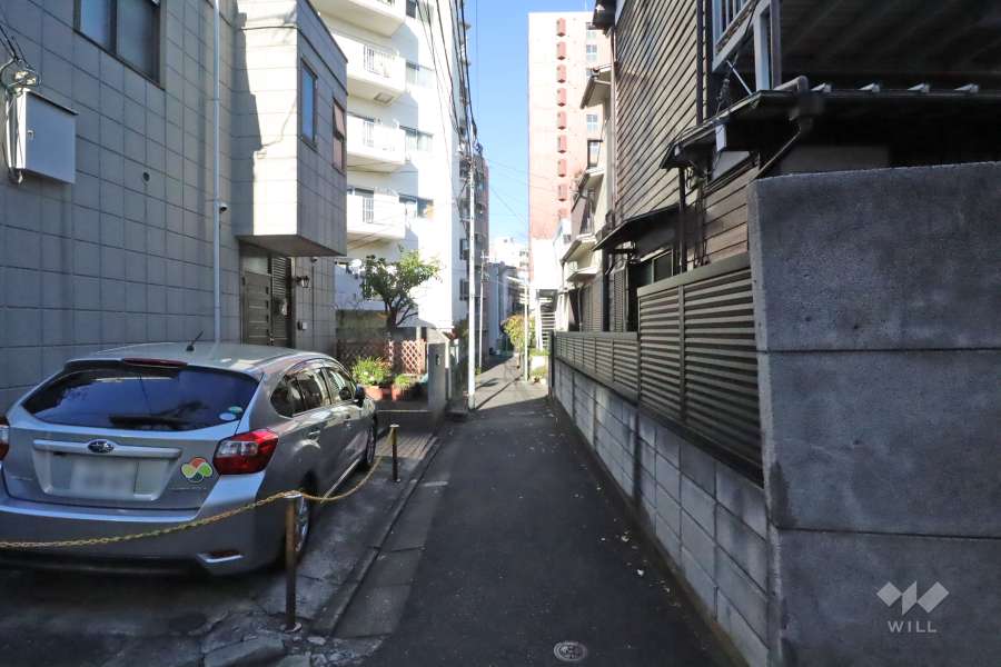 敷地南東側の前面道路