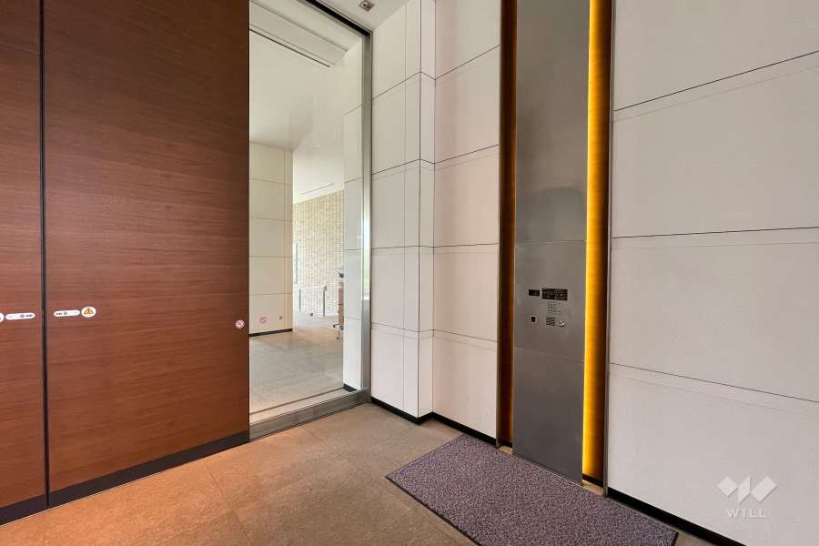 エントランスはオートロック付きです。