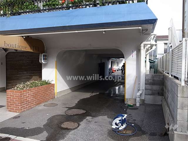駐車場入口