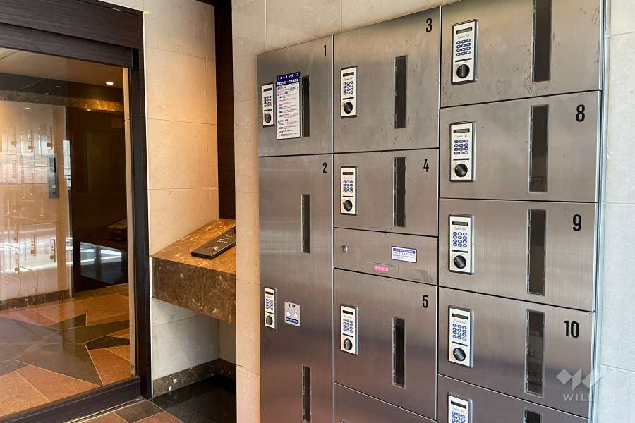 エントランスはオートロック付きです