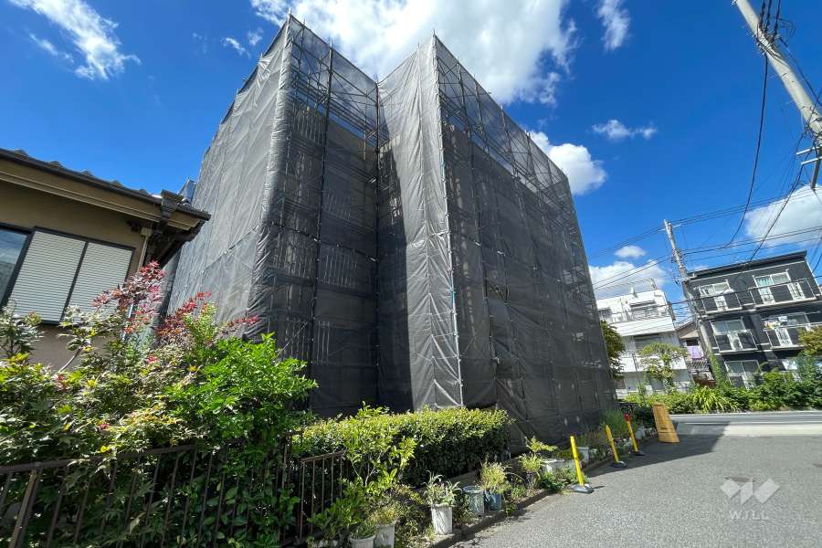 ジュネス駒沢の外観（南東側から）※2023年12月現在、大規模修繕修繕工事中