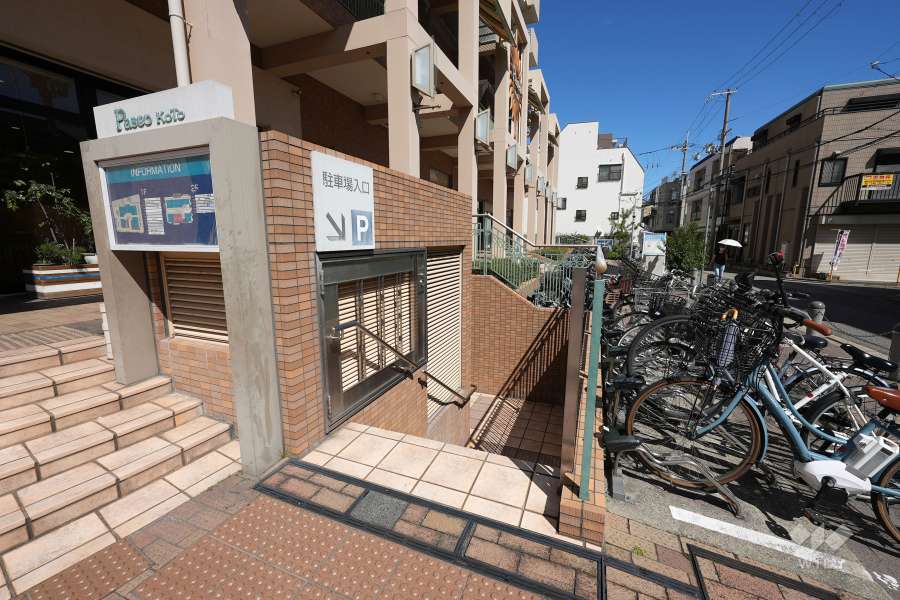 駐車場の出入口（人用）